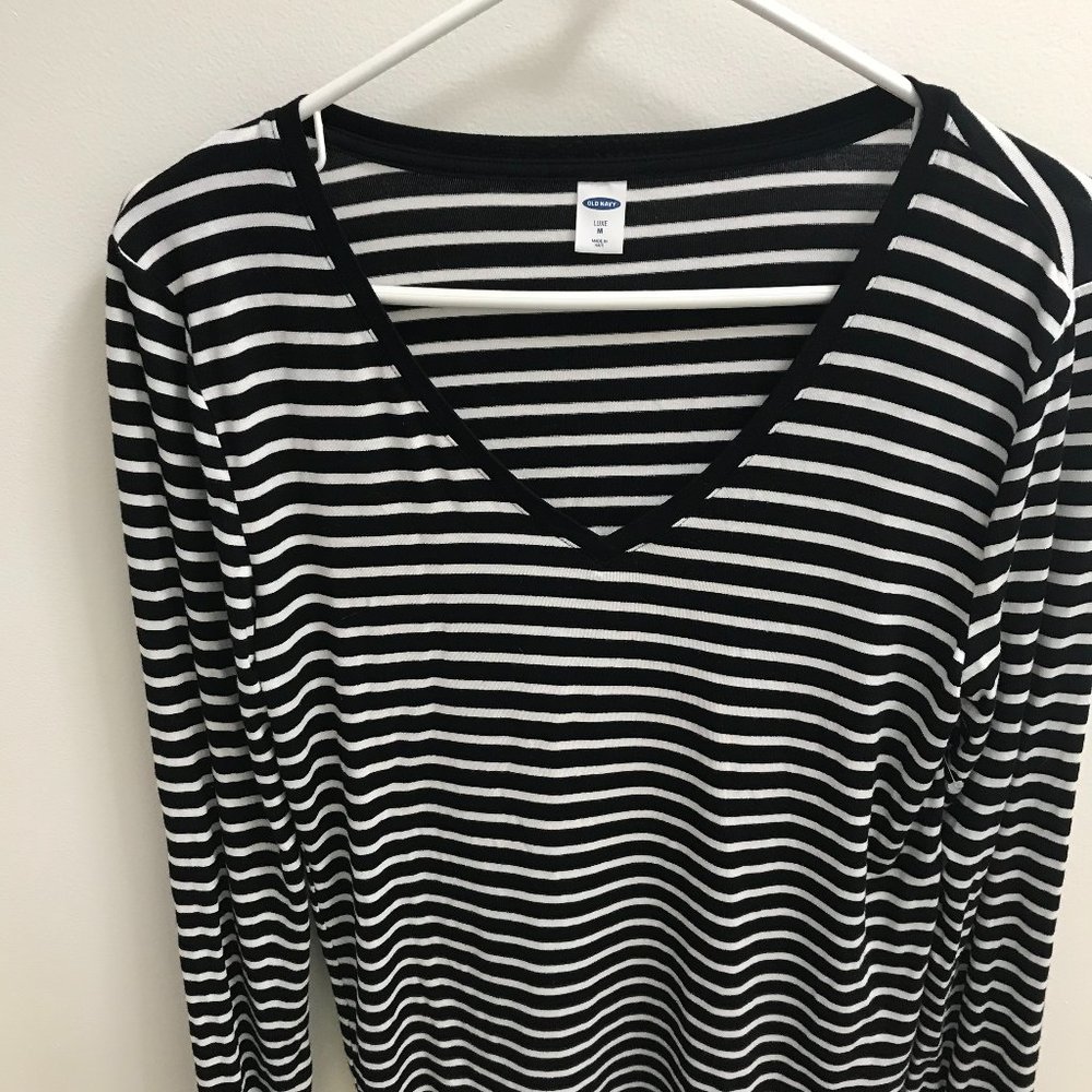 Women's Old Navy Long Sleeve Shirt - Medium